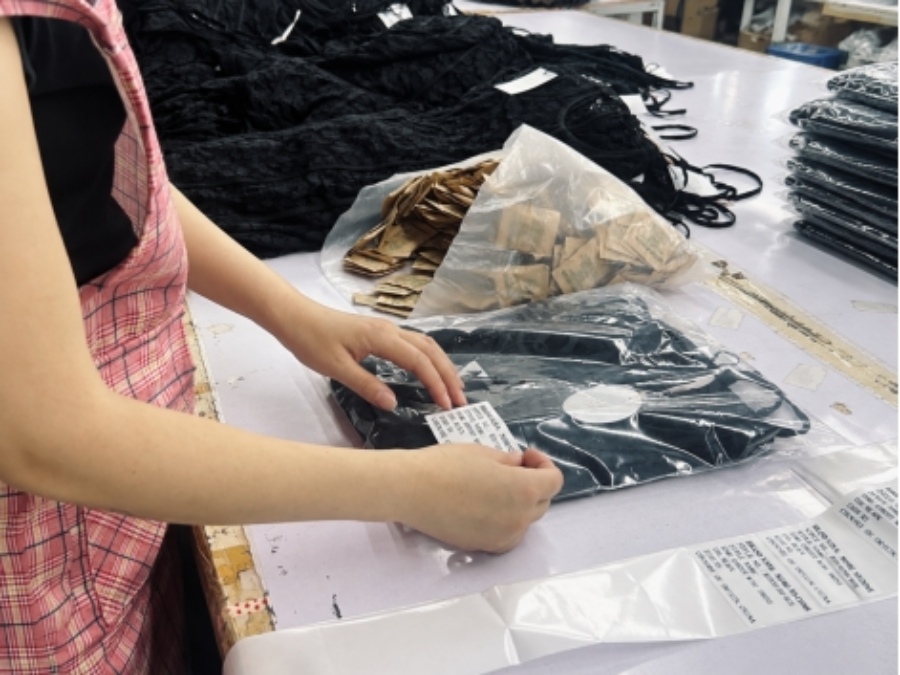custom garment packaging custom garment packaging